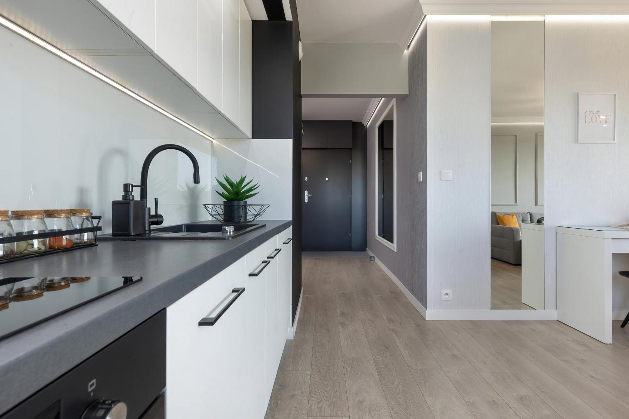 Podgorze Lipska Pet-friendly With Balcony And Parking By Renters Prestige * Krakau
